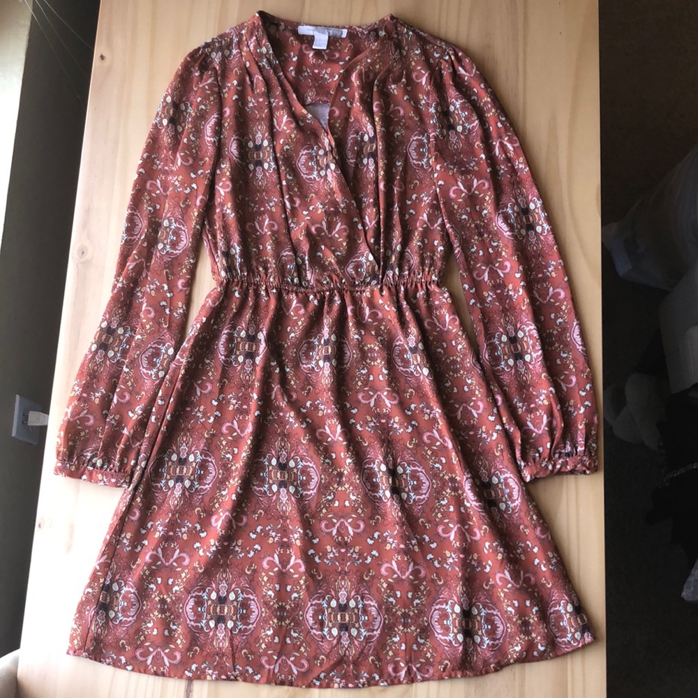 Size S. Forever 21 long sleeve dress.